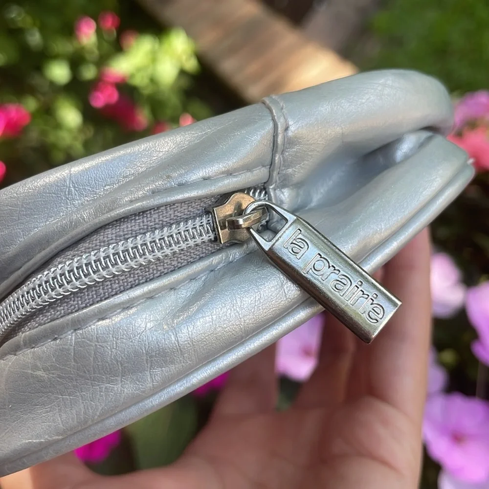 La Prairie Pouch NEW🩶